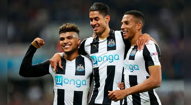 Ayoze Pérez celebra un gol con Isaac Hayden y DeAndre Yedlin en la Copa de la Liga. Ayoze Pérez celebra un gol con Isaac Hayden y DeAndre Yedlin en la Copa de la Liga.