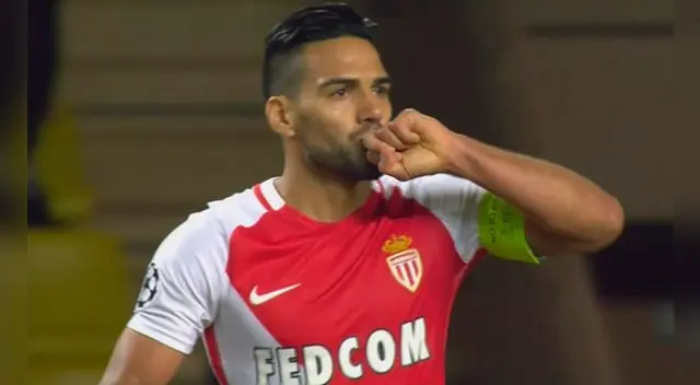 Radamel Falcao celebra uno de sus goles al CSKA Moscú. Radamel Falcao celebra uno de sus goles al CSKA Moscú.