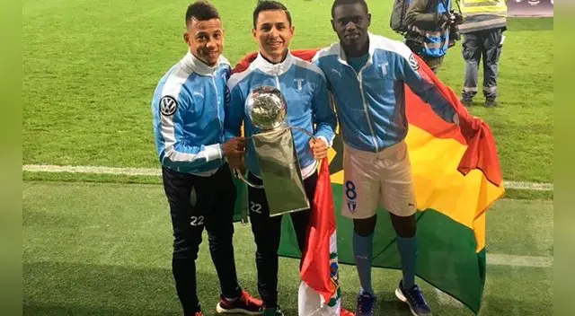 Yoshimar Yotún celebró el título del Malmo FF con bandera peruana Yoshimar Yotún celebró el título del Malmo FF con bandera peruana