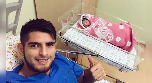 Carlos Zambrano presentó a su pequeña Rubí. Una motivación extra para el defensor peruano. 
