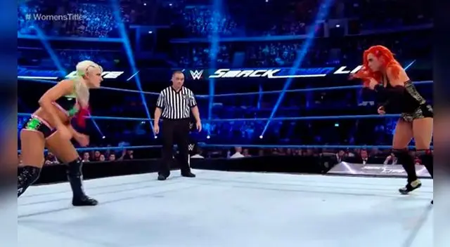 En WWE SmackDown Live, Becky Lynch y Alexa Bliss chocan por el campeonato femenino. En WWE SmackDown Live, Becky Lynch y Alexa Bliss chocan por el campeonato femenino.
