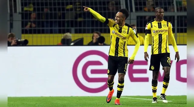 Bayern Múnich vs. Borussia Dortmund: Pierre-Emerick Aubameyang celebra su gol 