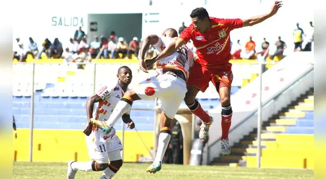 Sport Huancayo se aleja de playoffs: empató 0-0 ante Ayacucho FC Sport Huancayo se aleja de playoffs: empató 0-0 ante Ayacucho FC