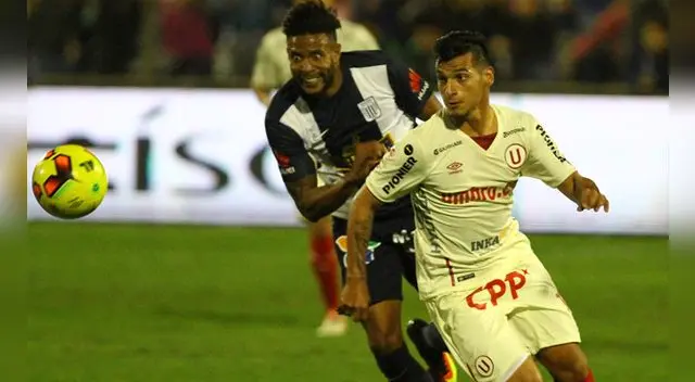Miguel Trauco y Lionard Pajoy disputan un balón en un clásico en Matute. Miguel Trauco y Lionard Pajoy disputan un balón en un clásico en Matute.
