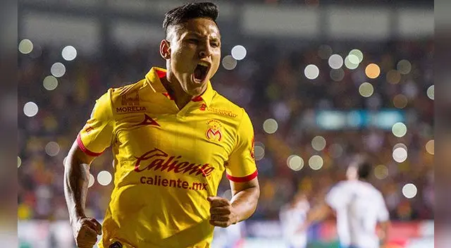 Raúl Ruidíaz celebra su gol al Puebla en el Apertura 2016.