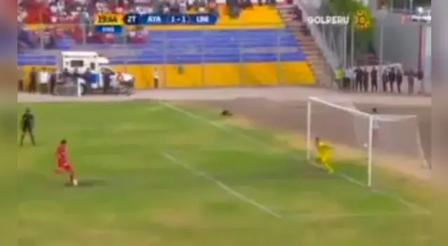 Hernán Rengifo se falló un penal en el Universitario vs. Ayacucho, por las Liguillas 2016. Hernán Rengifo se falló un penal en el Universitario vs. Ayacucho, por las Liguillas 2016.