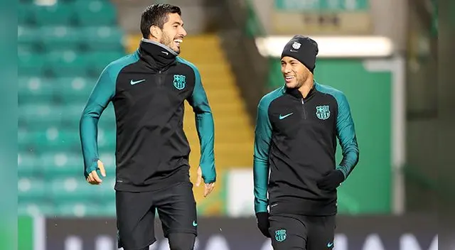 Luis Suárez y Neymar durante un entrenamiento en Escocia antes del Celtic-Barcelona. Luis Suárez y Neymar durante un entrenamiento en Escocia antes del Celtic-Barcelona.