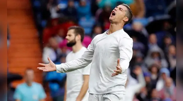 Cristiano Ronaldo terminó sentido tras el partido ante el Sporting Gijón. Cristiano Ronaldo terminó sentido tras el partido ante el Sporting Gijón.