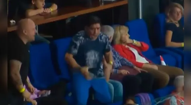 Diego Maradona viajó hasta Zagreb para brindar el aliento al equipo argentino que este domingo se coronó campeón de la Copa Davis por primera vez en su historia.