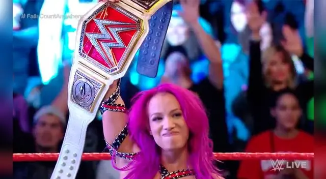 En WWE Monday Night Raw, Sasha Banks ganó a Charlotte y es por tercera vez campeona de la división femenina.