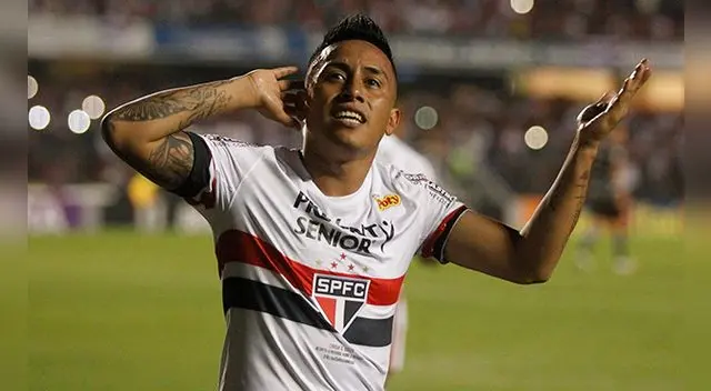 Christian Cueva celebra su gol al Corinthians en el Morumbí. Christian Cueva celebra su gol al Corinthians en el Morumbí.
