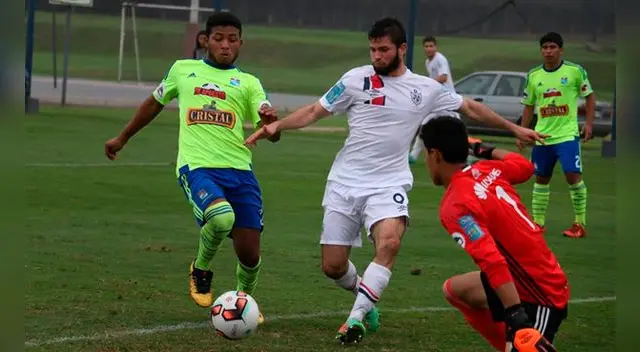 Sporting Cristal y San Martín durante uno de sus partidos este 2016. Sporting Cristal y San Martín durante uno de sus partidos este 2016.