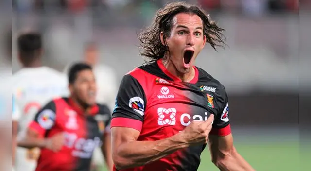 José Carlos Fernández celebra su gol a Universitario.