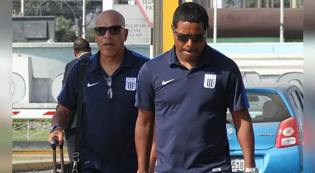 Juan Jayo y Roberto Mosquera a la vuelta de un viaje con Alianza Lima.