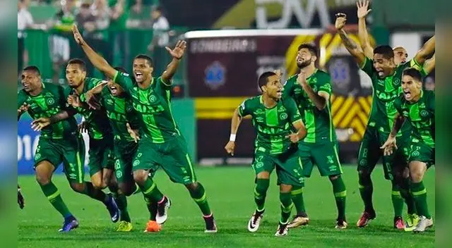 Chapecoense disputará dos torneos internacionales. Chapecoense disputará dos torneos internacionales.