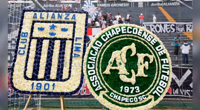 Los arreglos florales de Alianza Lima y Chapecoense en la misa de Matute. Los arreglos florales de Alianza Lima y Chapecoense en la misa de Matute.