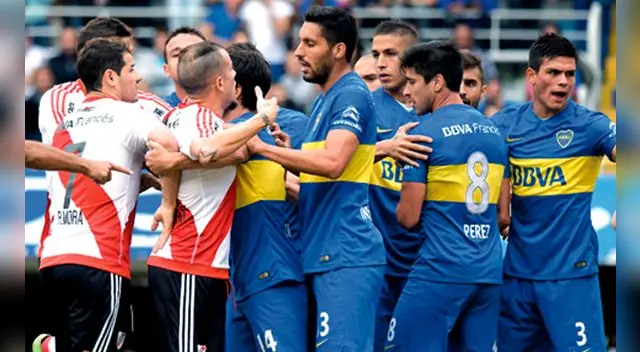 Boca Juniors vs. River Plate, por el clásico del fútbol argentino. Boca Juniors vs. River Plate, por el clásico del fútbol argentino.