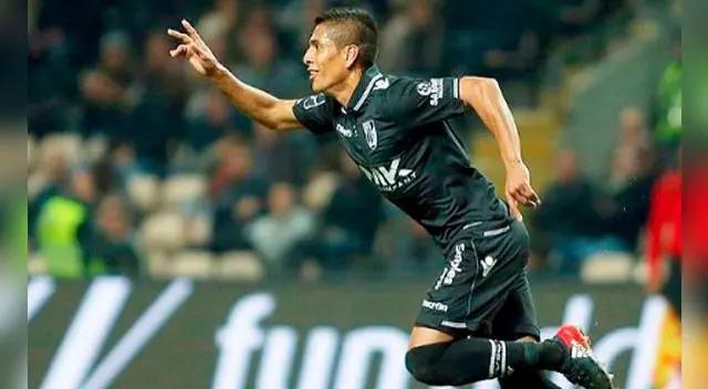 Paolo Hurtado celebra su gol al Boavista. Paolo Hurtado celebra su gol al Boavista.