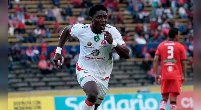 Roberto Ordoñes celebra un gol en Mushuc Runa. Roberto Ordoñes celebra un gol en Mushuc Runa.