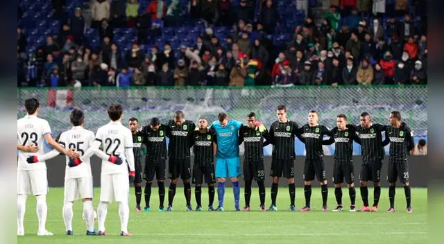 Atlético Nacional durante el minuto de silencio de las semifinales del Mundial de Clubes