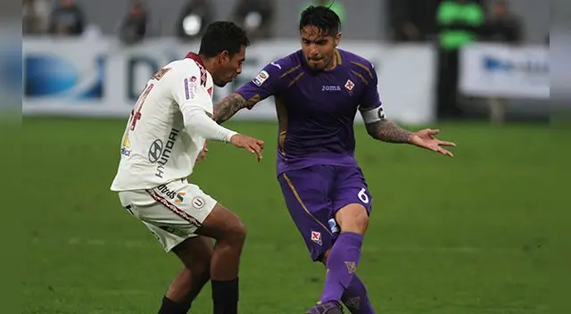 Juan Vargas durante el amistoso Universitario-Fiorentina en 2014.
