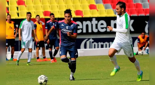 Raúl Ruidíaz durante el amistoso de Morelia ante Loros Colima. Raúl Ruidíaz durante el amistoso de Morelia ante Loros Colima.