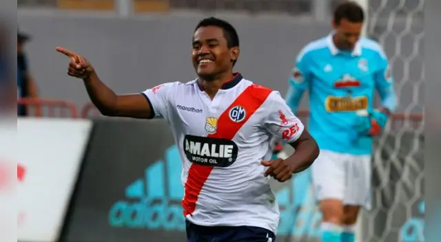 Jersson Vásquez su penal anotado a Sporting Cristal en las semifinales del Playoff. Jersson Vásquez su penal anotado a Sporting Cristal en las semifinales del Playoff.