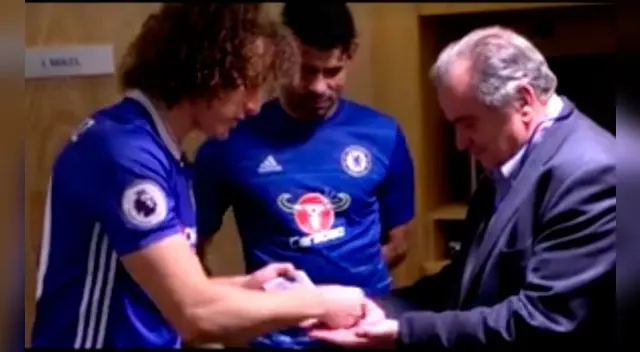 Facebook: David Luiz sorprende a todos en el Chelsea realizando espectacular truco de magia | VIDEO Facebook: David Luiz sorprende a todos en el Chelsea realizando espectacular truco de magia | VIDEO