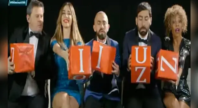 El equipo español no sale campeón de la Liga española hace años, por ende, un programa de la señal de televisión del Real Madrid optó por cambiar la letra a una tradicional de Navidad. El equipo español no sale campeón de la Liga española hace años, por ende, un programa de la señal de televisión del Real Madrid optó por cambiar la letra a una tradicional de Navidad.