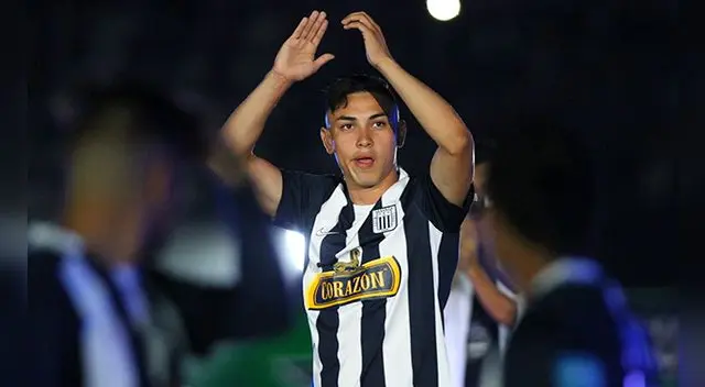 Jean Deza durante la presentación del plantel de Alianza Lima en 2015.