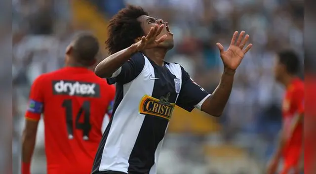 Julio Landauri durante un partido ante Sport Huancayo en Matute.