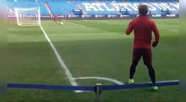 Antoine Griezmann y su golazo de córner Antoine Griezmann y su golazo de córner