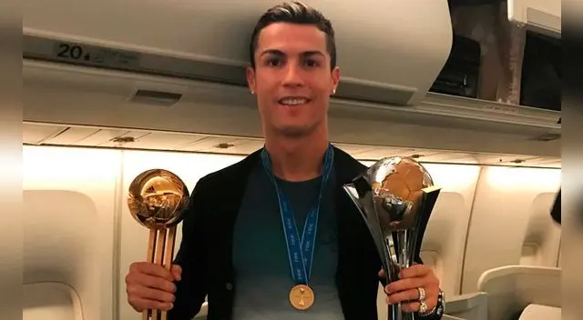 Cristiano Ronaldo y su polémico selfie con su estatua.