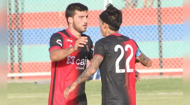 Bernardo Cuesta y Omar Fernández, dos de los mejores extranjeros del fútbol peruano.