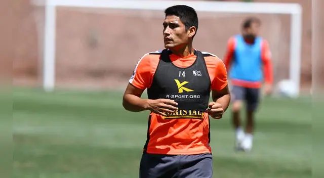 Mira a La Victoria. Irven Ávila podría recalar en Alianza Lima 