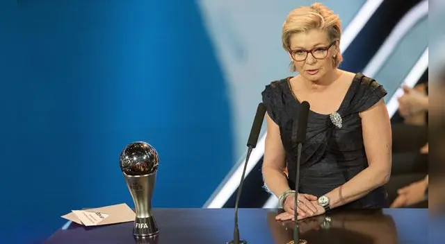 Silvia Neid, de Alemania se coronó como la mejor entrenadora del 2016. Fuente: EFE