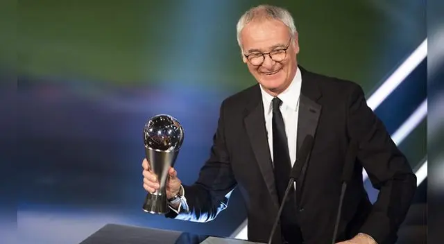 Claudio Ranieri se llevó el galardón al mejor director técnico de la temporada por su performance en el Leicester City. Fuente: EFE