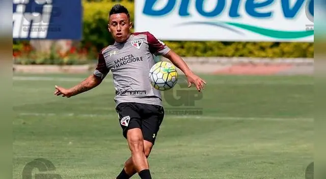 Christian Cueva durante un entrenamiento de Sao Paulo.