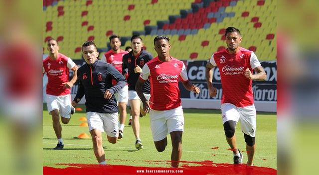 A todo PULMÓN. Andy Polo estuvo “empiladazo” en su primera práctica. Tiene ganas de lucirse en el fútbol azteca.
