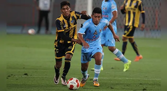 Andy Polar durante un partido con Deportivo Binacional en la Finalísima de la Copa Perú. Andy Polar durante un partido con Deportivo Binacional en la Finalísima de la Copa Perú.