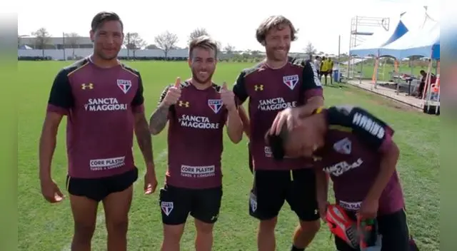 Diego Lugano le aplica un lapo a Christian Cueva.