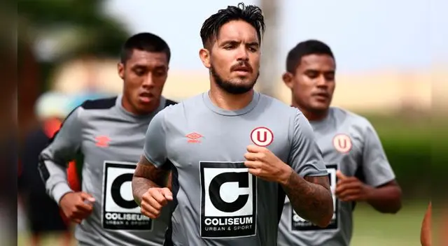 Juan Vargas durante un entrenamiento de Universitario. Juan Vargas durante un entrenamiento de Universitario.