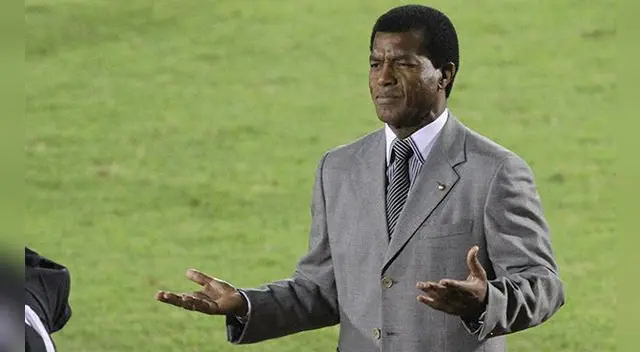 Julio César Uribe durante su etapa como entrenador de la San Martín.