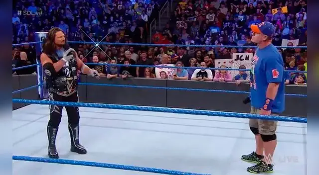 En WWE  SmackDown Live, AJ Styles y John Cena protagonizaron un fuerte careo previo al Royal Rumble.