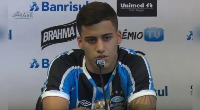 Beto Da Silva la rompió con su fluido portugués durante su presentación en Gremio. Beto Da Silva la rompió con su fluido portugués durante su presentación en Gremio.