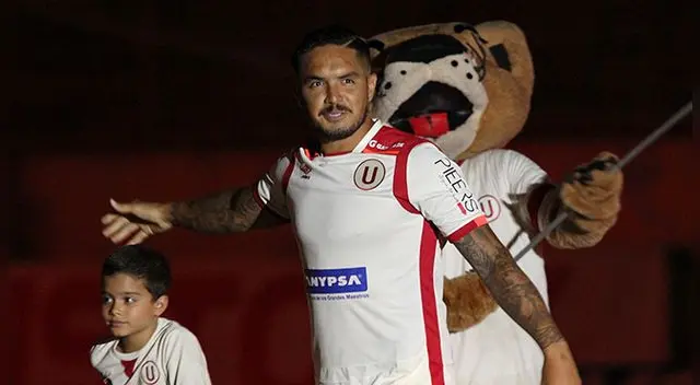 Juan Vargas durante la presentación de Universitario en la Noche Crema.