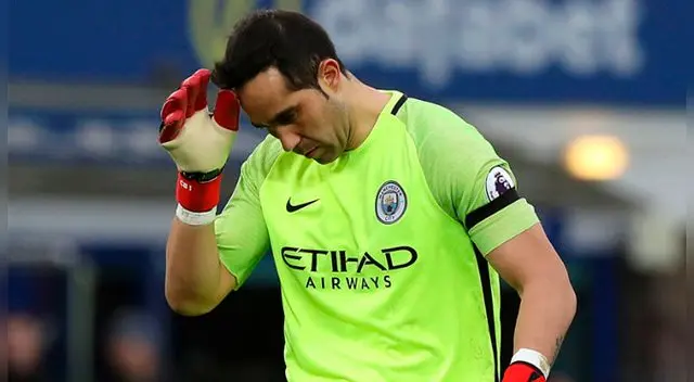 Claudio Bravo durante un partido del Manchester City. Claudio Bravo durante un partido del Manchester City.