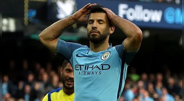 Sergio Aguero se lamenta durante un partido del Manchester City. Sergio Aguero se lamenta durante un partido del Manchester City.