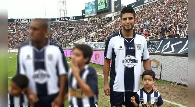 Carlos Zambrano en el día del 'Hincha blanquiazul' hace un par de años atrás en Matute 