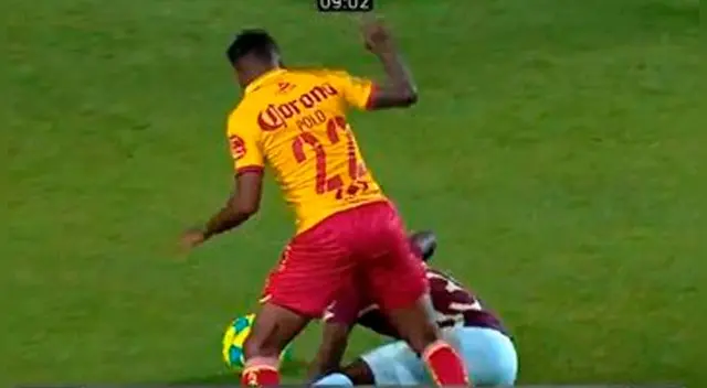 Andy Polo durante el partido del Morelia ante América.